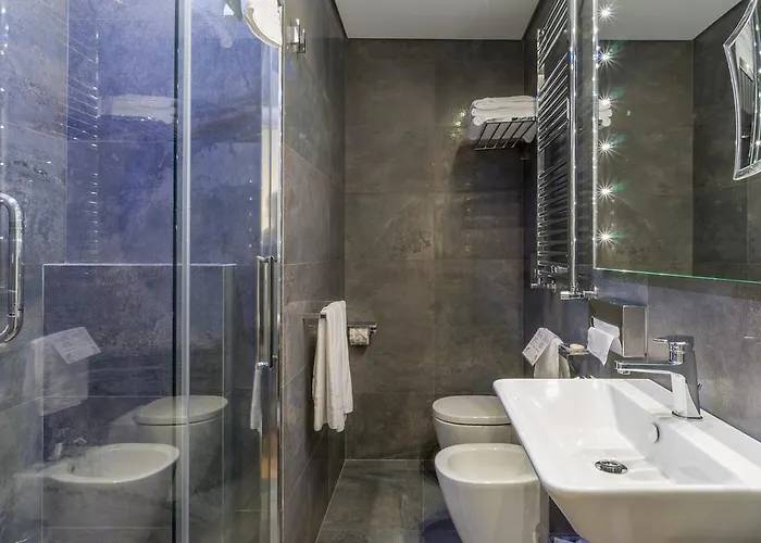 Les Diamants Konukevi